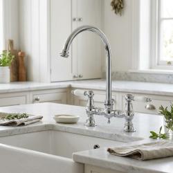 classic-chrome-kitchen-faucet-with-handle